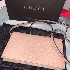 GUCCI Textured Calfskin Wallet Crossbody
